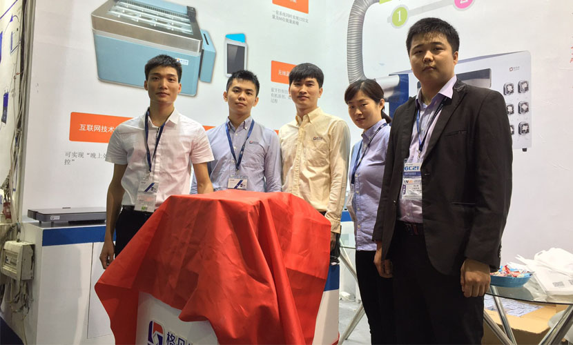 展會(huì)開(kāi)始現(xiàn)場(chǎng)